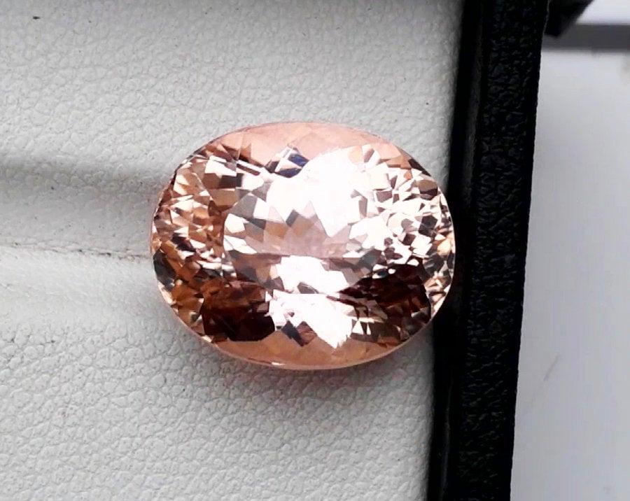 Kunzite, 14.60 cts Natural Peach Pink Kunzite Gemstone (1 of 8)