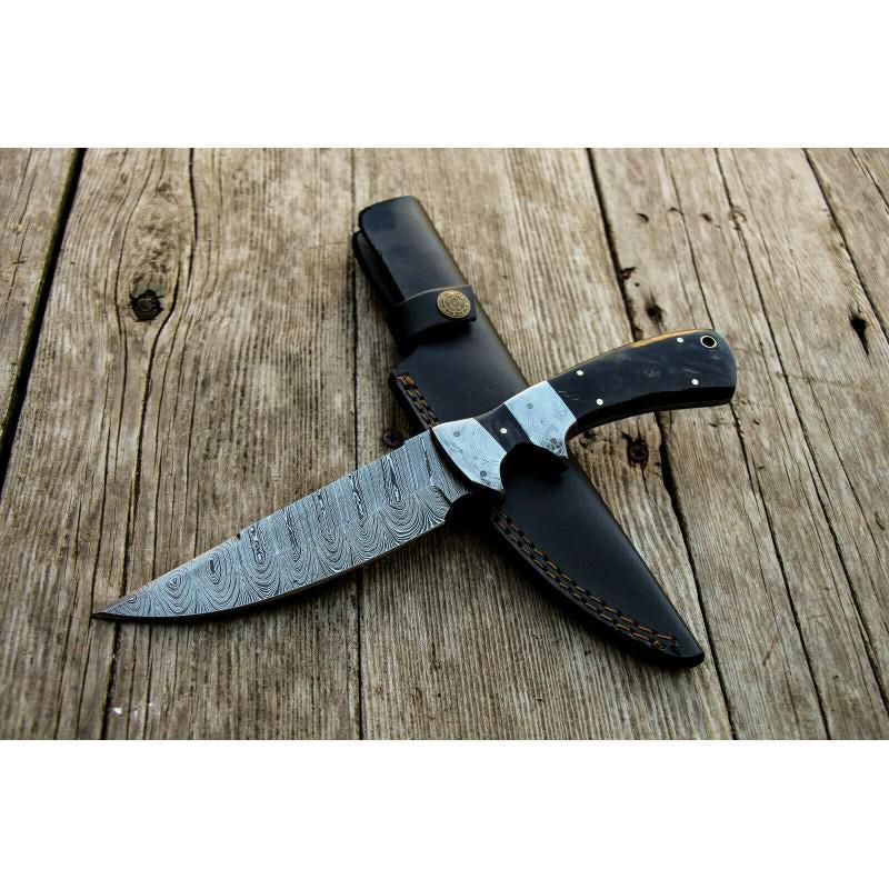 Damascus steel knife, bowie, hunting, survival, hunting: Knife "Forged" made of damask steel. Handle – horn, scabbard - genuine leather. Damascus knives are very durable, look great and keep sharpness perfectly. Damascus steel has high quality contents to