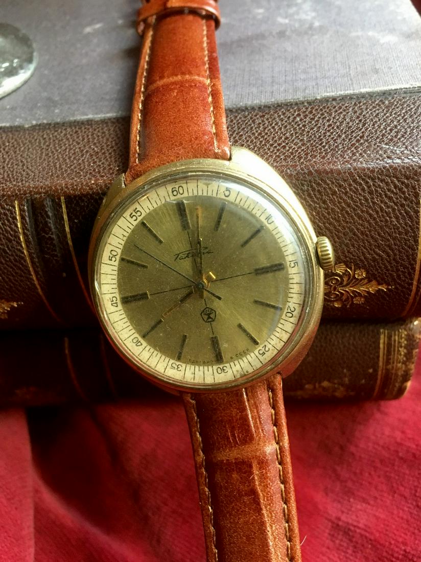 Raketa Vintage Men Wrist Watch / Russian Antique: Title: Raketa Vintage Men Wrist Watch / Russian Antique Watches Additional Information: MaterialsBand material: LeatherGold, Stainless steelRaketa vintage men wrist watch russian antique unisex white