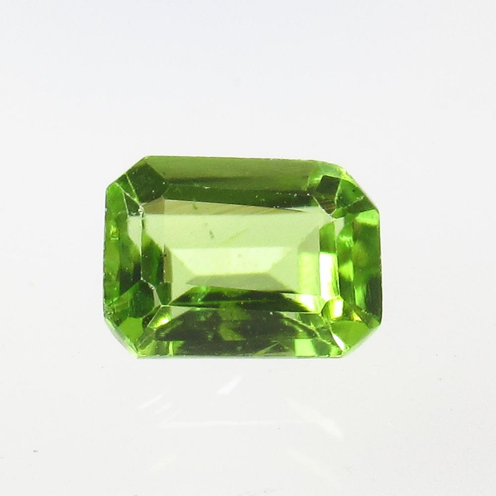 1.63 Ct Natural Pakistan Peridot Octagon Cut: No Reserve! Title: 1.63 Ct Natural Pakistan Peridot Octagon Cut Clarity: VVS Gemstone: Natural Peridot Carat Weight: 1.63 Size/Dimensions: 8.00 x 5.90 x 3.80 mm Additional Information: Top Class Luste