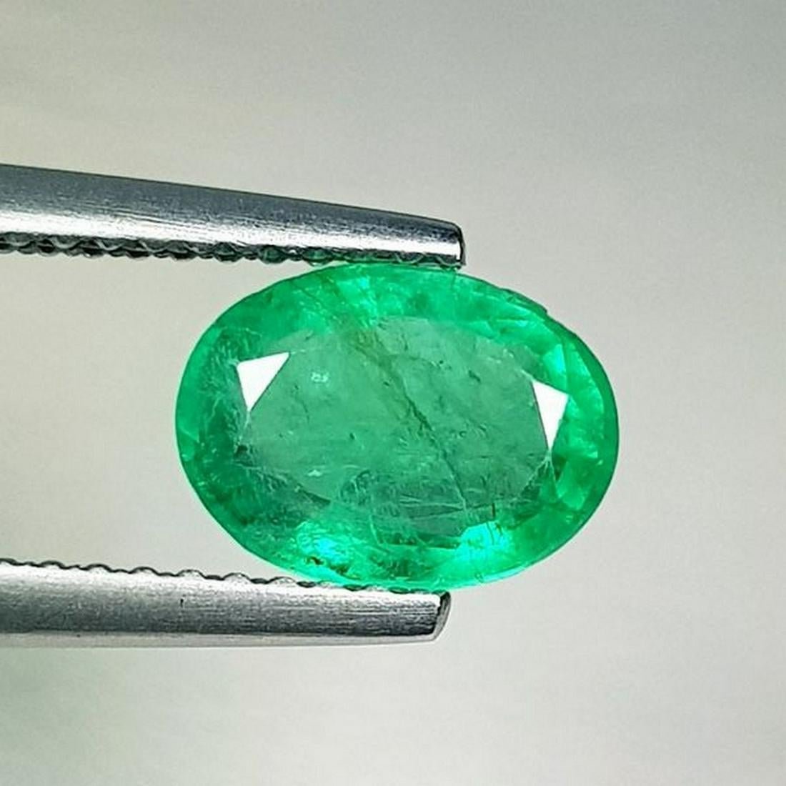 Natural Emerald Oval Cut 1.30 ct (1 of 7)