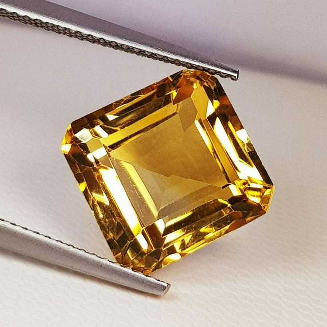 Natural Citrine Square Cut 8.10 ct: No Reserve! Title: Natural Citrine Square Cut 8.10 ct Color/Clarity: IF - VVS Carat Weight: 8.1 Size/Dimensions: 12.30 x 12.10 x 7.00 Additional Information: Square - Madeira Shipping: Domestic: Flat