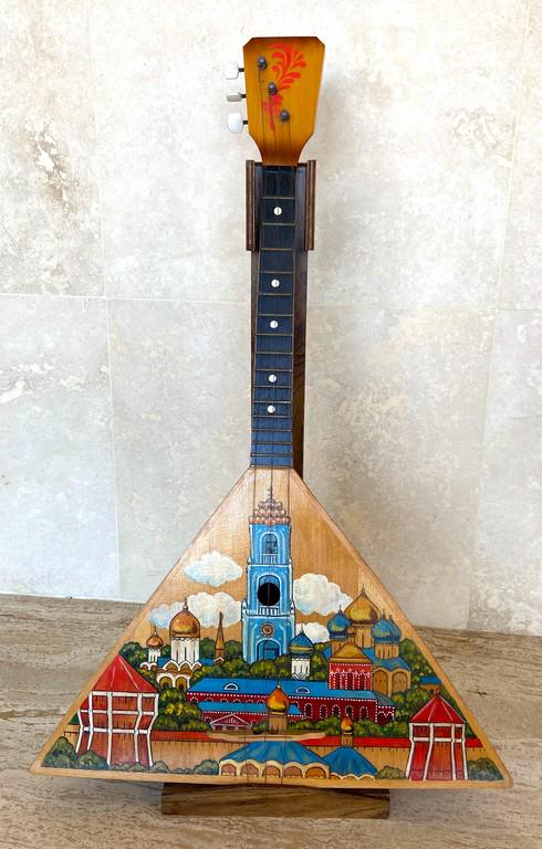 Vintage Russian Hand-Painted Balalaika: This absolutely gorgeous vintage hand painted banjo with its vibrant colors and detailed scenery makes a perfect display piece in any room. High quality, high gloss. Dimensions: 27Â”x17Â” Weight