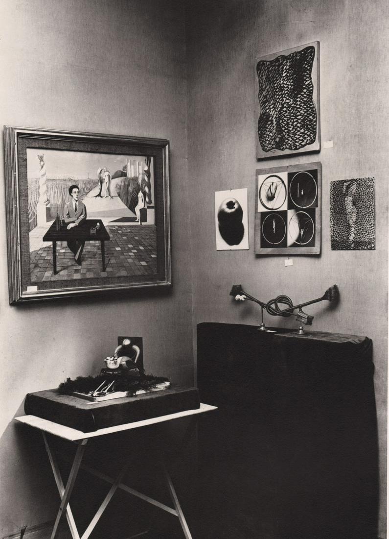 MAN RAY - Exposition surrealiste, chez Charles Ratton, (1 of 1)