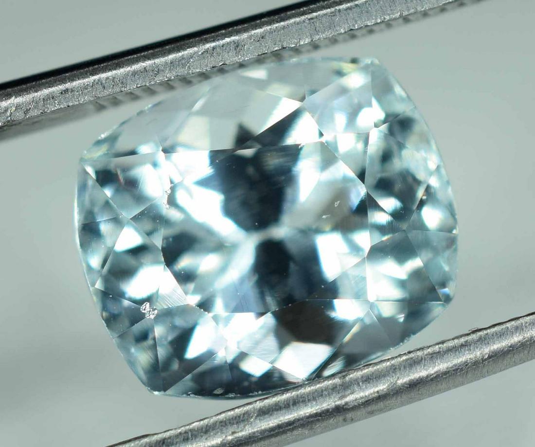 Aquamarine Loose Gemstones Cushion Cut - 4.05 Carats: Materials Aquamarine, beryl more Dimensions Carat weight: 4.05 Description Aquamarine Loose Gemstones Cushion Cut Weight - 4.05 Carats origin : Skardu Pakistan Dimensions - 10*8.5*7.5 mm Treatment : N
