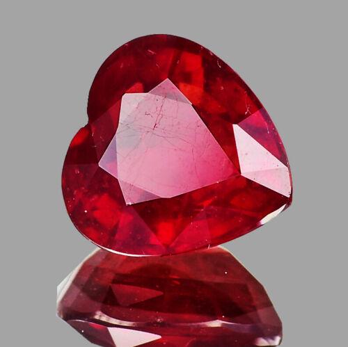 2,72 cts Natural Heart Luminous Red Ruby (1 of 2)