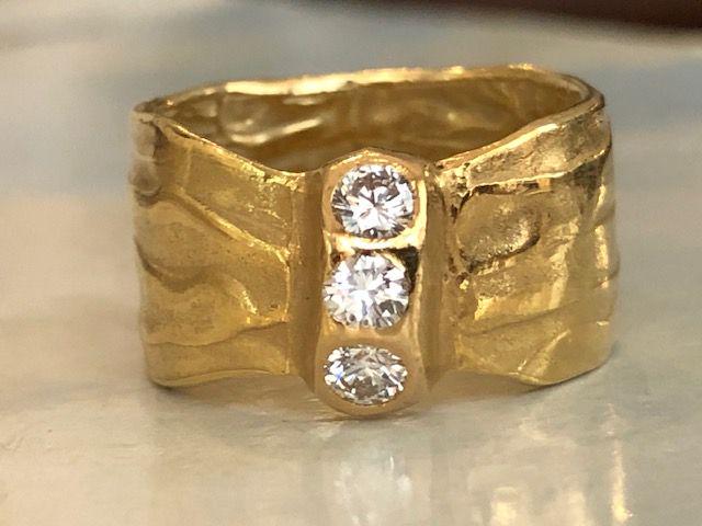 18 kt. Yellow gold Ring with 0.36 ct Diamond (1 of 6)