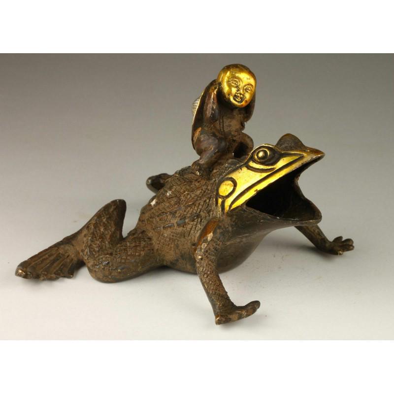 China Antiques Old Handwork Rare Decorated Carved Frog: Carved Frog Bronze Buddha Statue Size: 76x152x102 mm (3,5x6,3x4,5 inch) Weight 490g Material: Copper Bronze Reserve: $50.00 Shipping: Domestic: Flat-rate of $9.00 to anywhere within the contiguous U.S