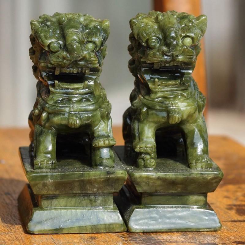 China Green Jade Natural Carved Pair Foo Dog Statuette: Green Jade Natural Foo Dogs Statuette China Size: 70x50x35 mm (2,76x1,97x1,38 inch) Material: Jade (Natural) Reserve: $26.00 Shipping: Domestic: Flat-rate of $9.00 to anywhere within the contiguous U.