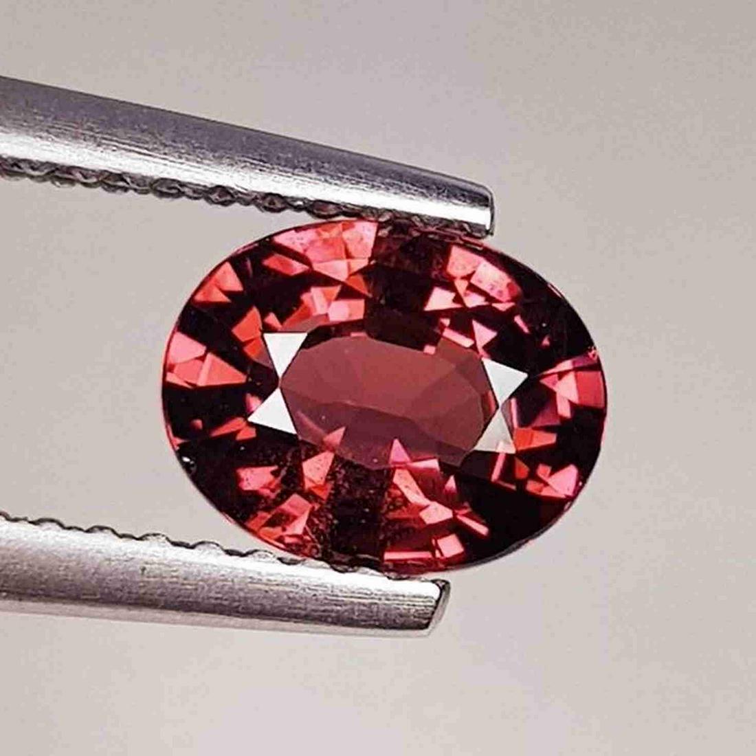 Natural Rhodolite Garnet Oval Cut 1.41 ct: No Reserve! Title: Natural Rhodolite Garnet Oval Cut 1.41 ct Color/Clarity: VVS - VS Gemstones: Gemstones Carat Weights: 1.41 Size/Dimensions: 7.30 x 5.70 x 3.79 Additional Information: Oval - Burma S