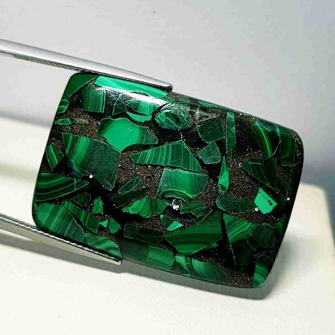 44.55 ct Natural Copper Malachite: No Reserve! Title: 44.55 ct Natural Copper Malachite Color/Clarity: Opaque Gemstones: Loosegemstone Carat Weights: 44.55 Size/Dimensions: 34.65 x 23.95 x 4.65 Additional Information: Rectangular - USA