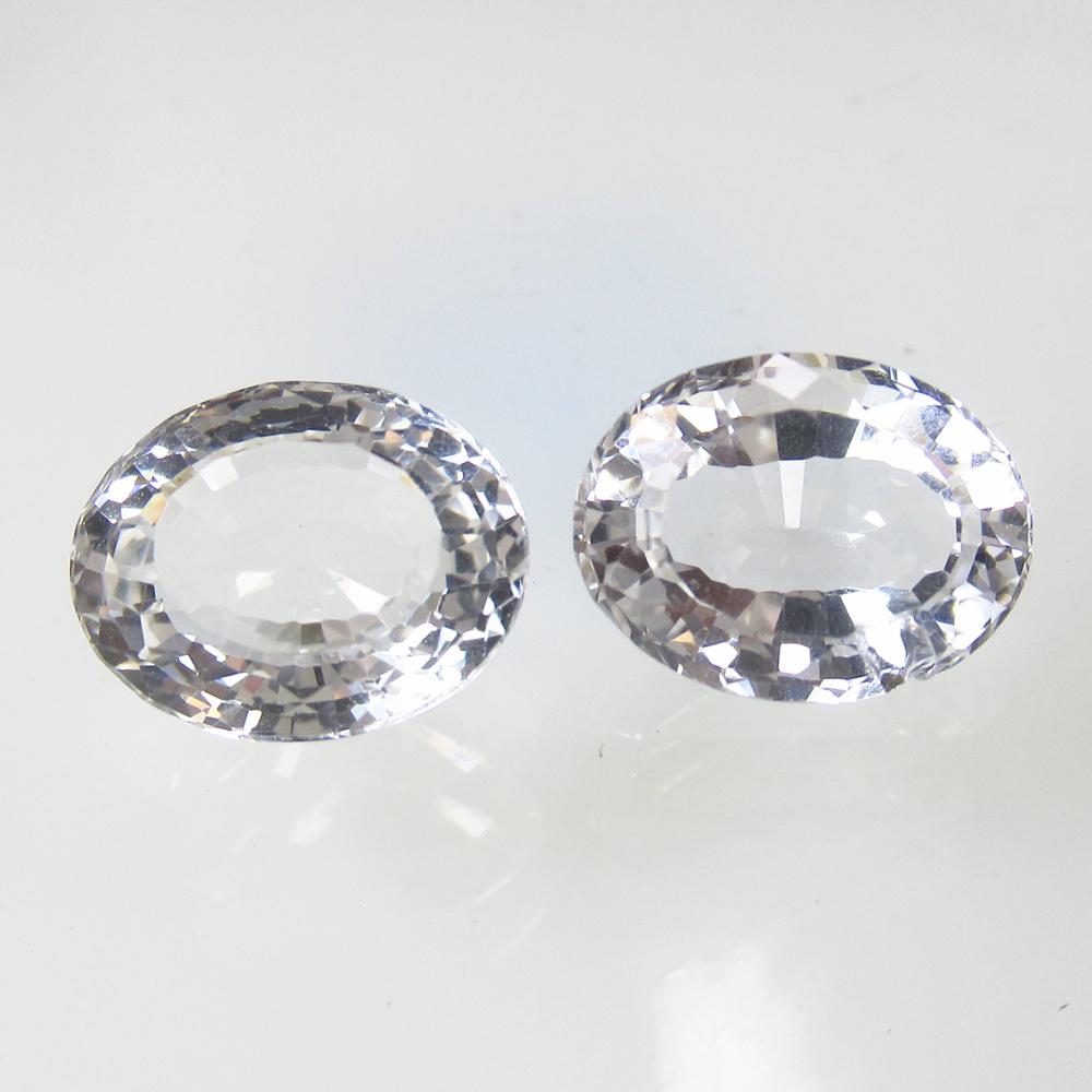 6.00 Ct Natural White Topaz Oval Pair: No Reserve! Title: 6.00 Ct Natural White Topaz Oval Pair Stone Clarity: VVS Gemstone: Natural White Topaz Carat Weight: 6.00 Size/Dimensions: 10.80 x 8.60 x 5.80 mm / 2 PC's Additional Information: Ex