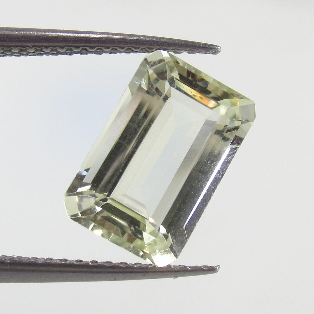 3.04 Ct Natural Yellow Beryl Octagon Cut: No Reserve! Title: 3.04 Ct Natural Yellow Beryl Octagon Cut Stone Clarity: IF Gemstone: Yellow Beryl Carat Weight: 3.04 Size/Dimensions: 11.30 x 7.30 x 5.00 mm Additional Information: Octagon cut / Or