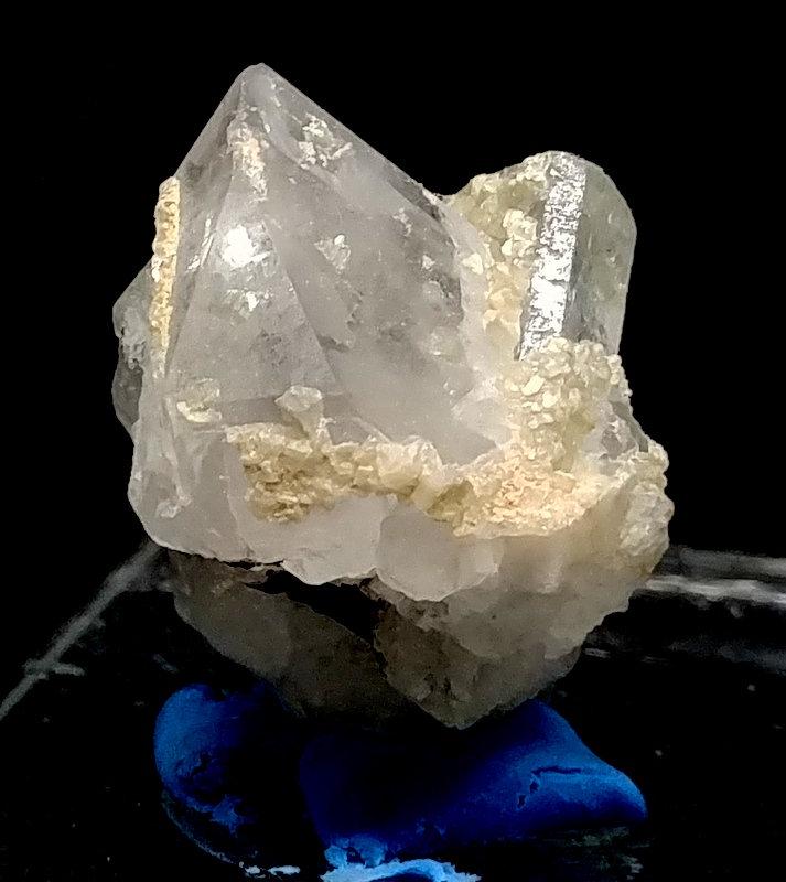 23 Grams Lovely Aquamarine On Quartz Crystal Specimen: Material aquamarine specimen more Description 23 Grams Lovely Aquamarine On Quartz Crystal Specimen From Skardu Pakistan SIZE 30*25*37 mm Reserve: $20.00 Shipping: Domestic: Flat-rate of $20.0