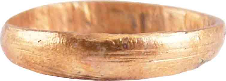 RARE VIKING WOMAN’S WEDDING RING, 9th-11th CENT AD SZ 5: Gilt bronze, size 5 for the small finger as was the custom. 3.4mm width band with low rounded face scored with annular lines. Made with a central core to distribute the molten metal and heat. The core