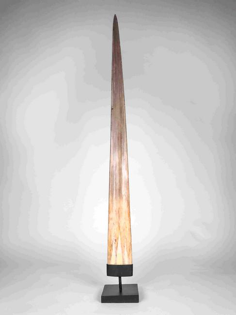 Fine Hand Carved Maori Swordfish Bill - Traditional: Title: Fine Hand Carved Maori Swordfish Bill - Traditional Wheku and Tiki Carving Maker: Unknown Origin: New Zealand Date/Period: 2019 Materials:Bone, Steel Dimensions:Height: 88cm / 34.6 inches Descr