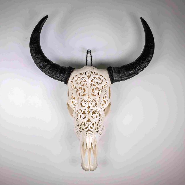 Authentic Hand-carved White Buffalo skull - Balinese: Title: Authentic Hand-carved White Buffalo skull - Balinese Floral motif Maker: Unknown Origin: Indonesia Date/Period: 2019 Materials:Bone Dimensions:H: 68cm / 26.7 inches W: 55cm / 21.6 inches Descri
