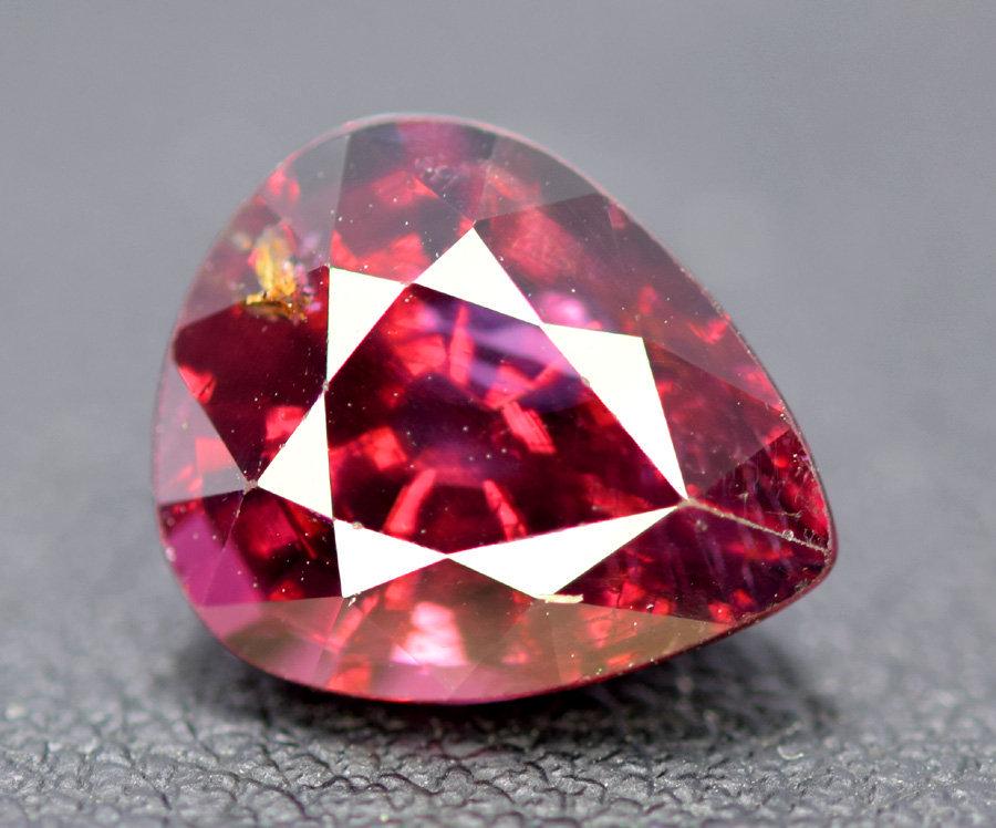 3 carats Top Grade Pear Cut Loop Clean Natural Blood: Material spinel Dimensions Carat weight: 3 Description Top Grade Pear Cut Loop Clean Natural Blood Color Spinel Loose Gemstone From Burma weight : 3 carats Dimensions ~ 8*6*4 mm Treatment : Natural Or