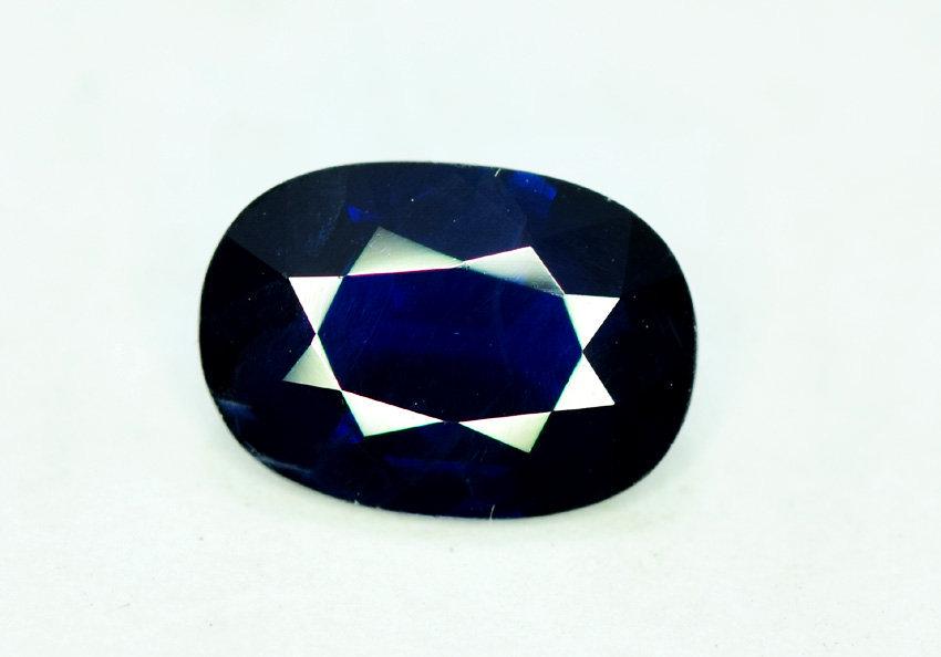 Sapphire, 1.55 Carats Very Gorgeous Royal Blue Sapphire (1 of 4)