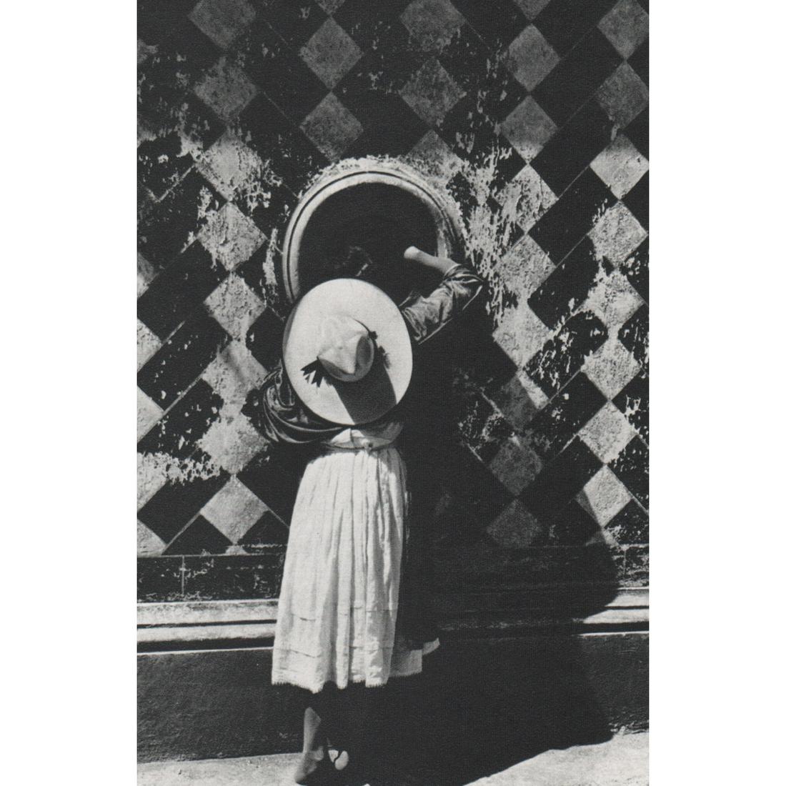 MANUEL ALVAREZ BRAVO - La Hija de los Danzantes, 1932 (1 of 1)