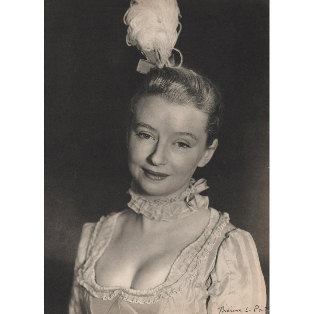 TERESE LE PRAT - Simone Valere (1 of 1)