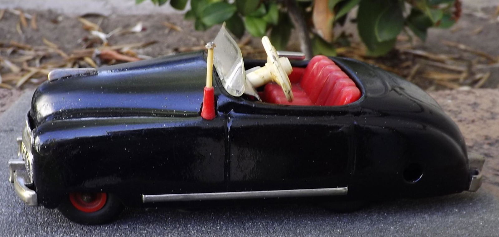 Schuco Radio 4012 (made in US Zone Germany,) two windup (1 of 5)