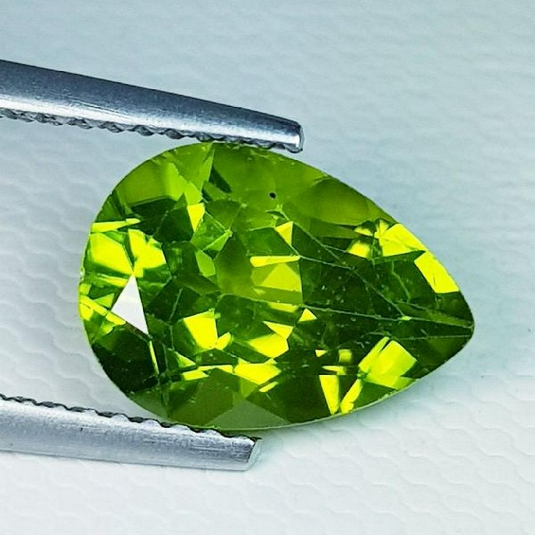 Natural Peridot Pear Cut 3.50 ct: No Reserve! Title: Natural Peridot Pear Cut 3.50 ct Color/Clarity: VVS Gemstones: Loosegemstone Carat Weights: 3.5 Size/Dimensions: 11.10 x 8.10 x 5.90 Additional Information: Pear - Pakistan Shipping