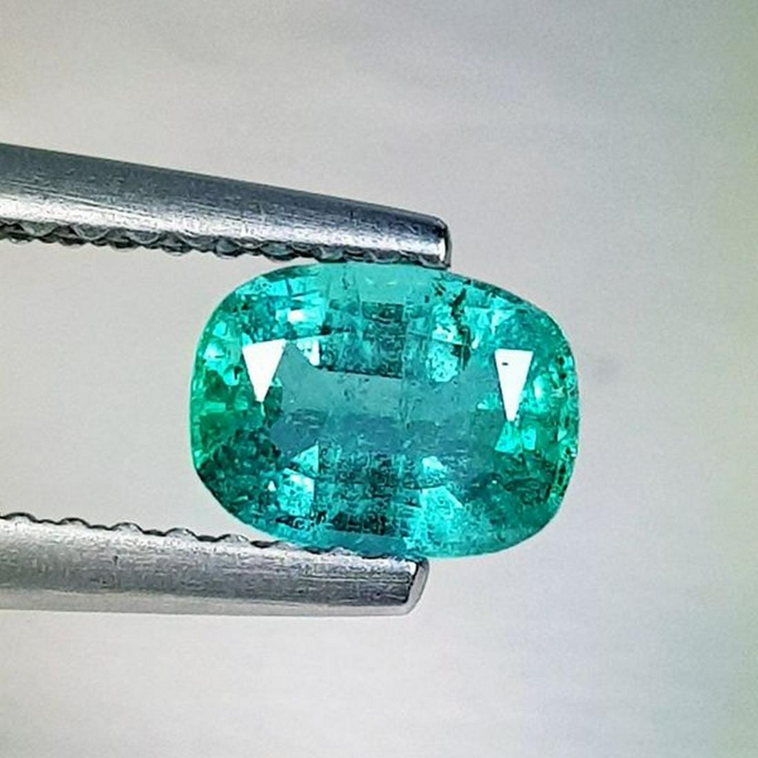 Natural Emerald Oval Cut 0.64 ct (1 of 5)
