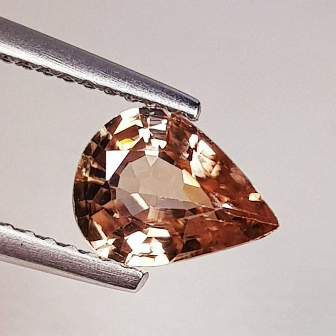 1.36 ct Natural Zircon Pear Cut: No Reserve! Title: 1.36 ct Natural Zircon Pear Cut Color/Clarity: VVS Gemstones: Loosegemstone Carat Weights: 1.36 Size/Dimensions: 8.20 x 6.20 x 3.40 Additional Information: Pear - Cambodia Shipping: