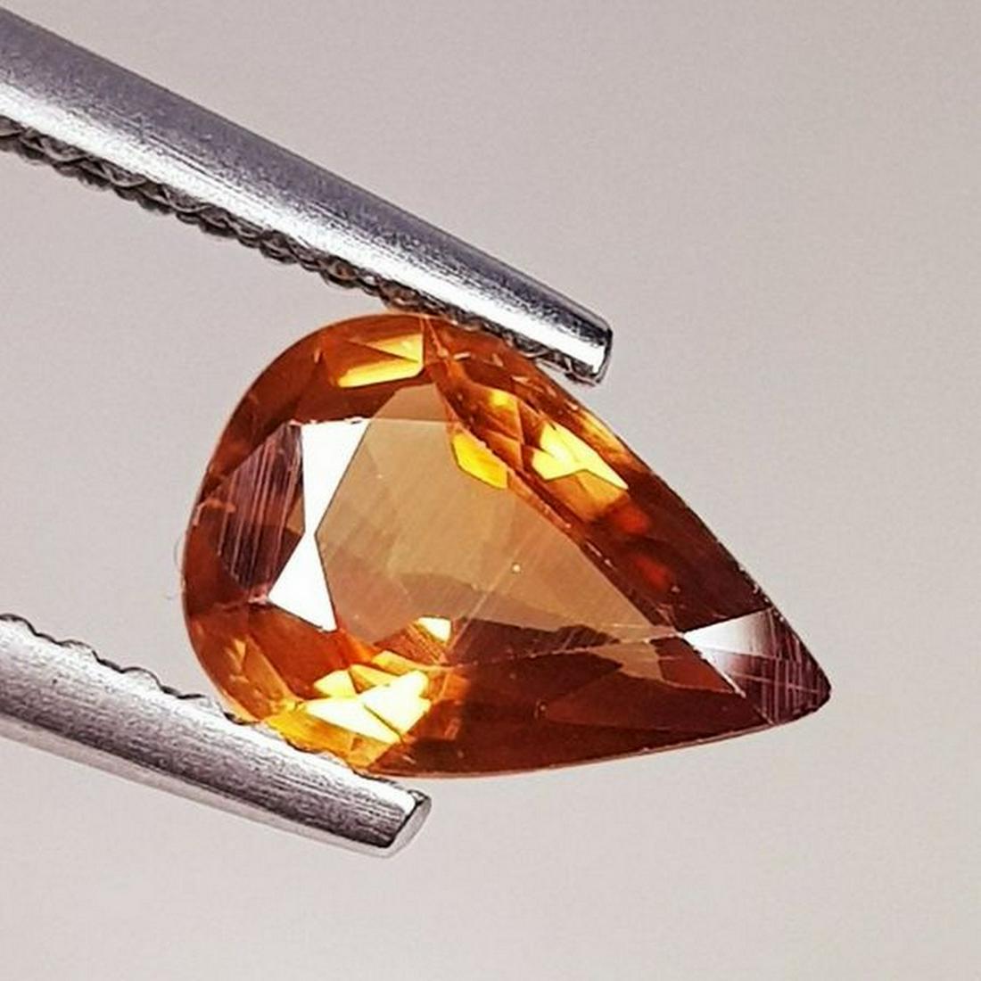 1.06 ct Natural Zircon Pear Cut: No Reserve! Title: 1.06 ct Natural Zircon Pear Cut Color/Clarity: VVS Gemstones: Loosegemstone Carat Weights: 1.06 Size/Dimensions: 8.50 x 5.90 x 2.90 Additional Information: Pear - Cambodia Shipping: