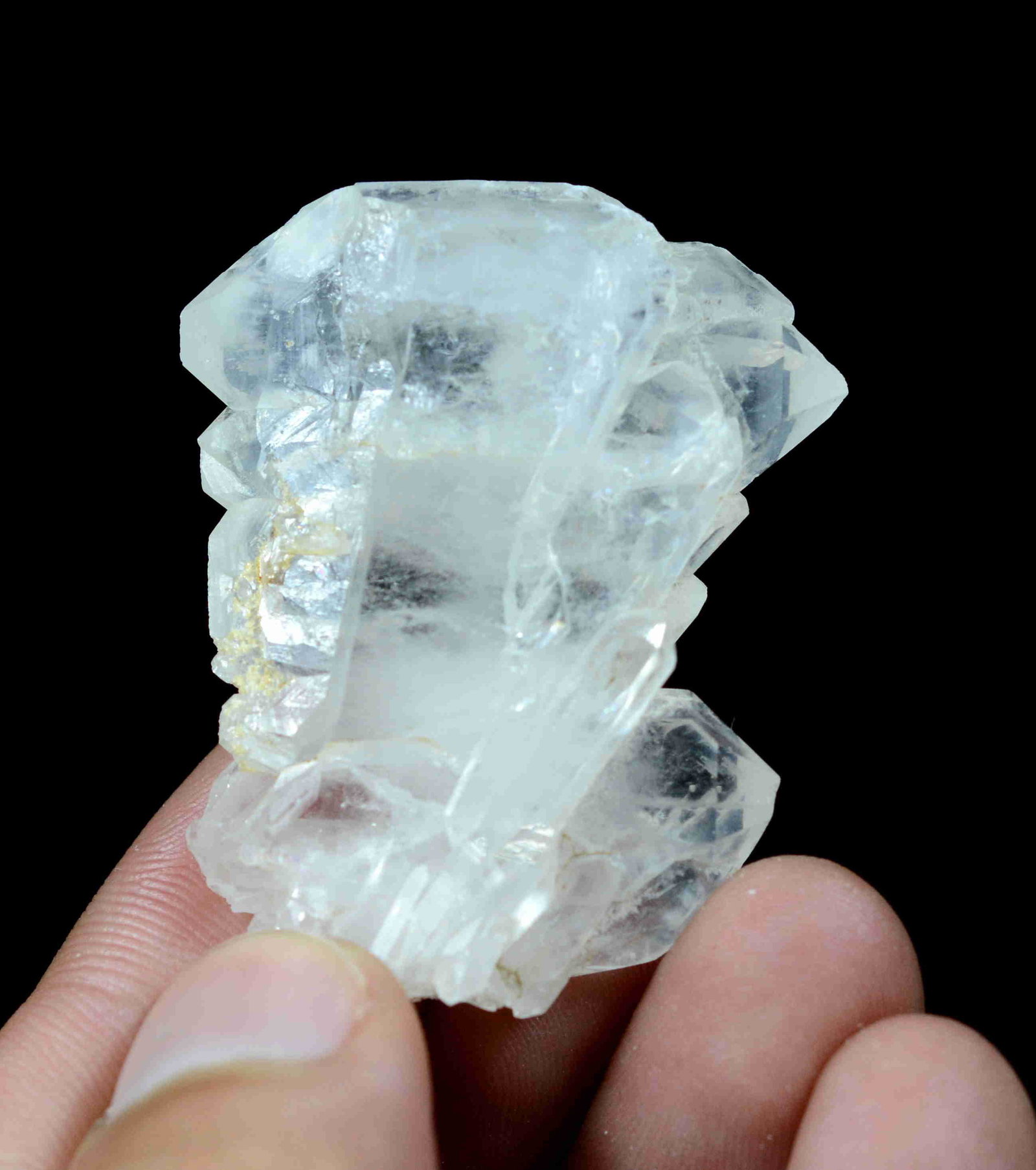 19 Gram Beautiful Fadan Quartz Crystal: Title: 19 Gram Beautiful Fadan Quartz Crystal Weight: 19 Gram Size/Dimensions: 42x32x9 mm Origin: Pakistan Reserve: $10.00 Shipping: Domestic: Flat-rate of $15.00 to anywhere within the contiguous U.S