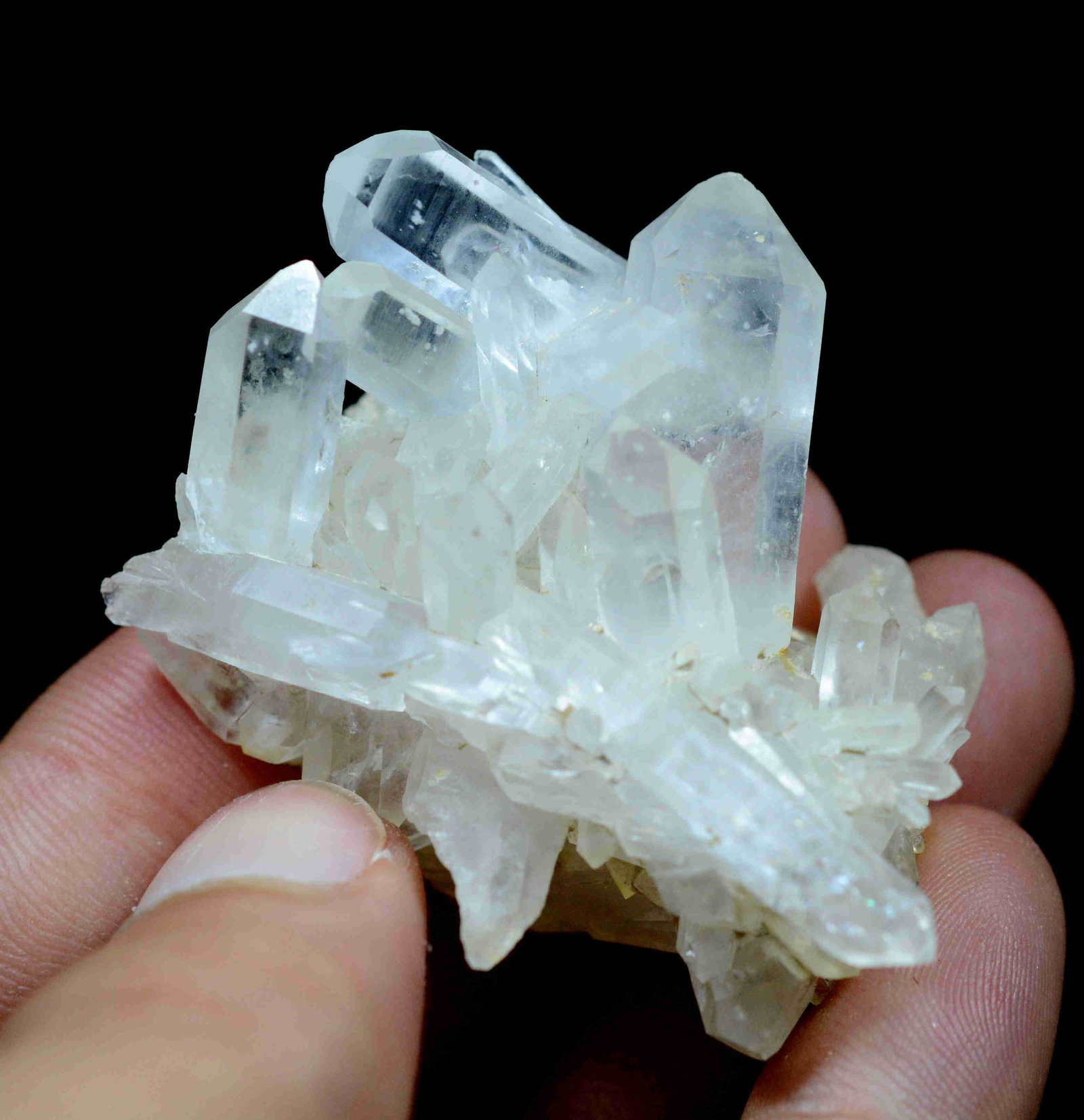 41 Gram Amazing Quartz Specimen: Title: 41 Gram Amazing Quartz Specimen Weight: 41 Gram Size/Dimensions: 48x41x26 mm Origin: Pakistan Reserve: $7.00 Shipping: Domestic: Flat-rate of $15.00 to anywhere within the contiguous U.S. Inter