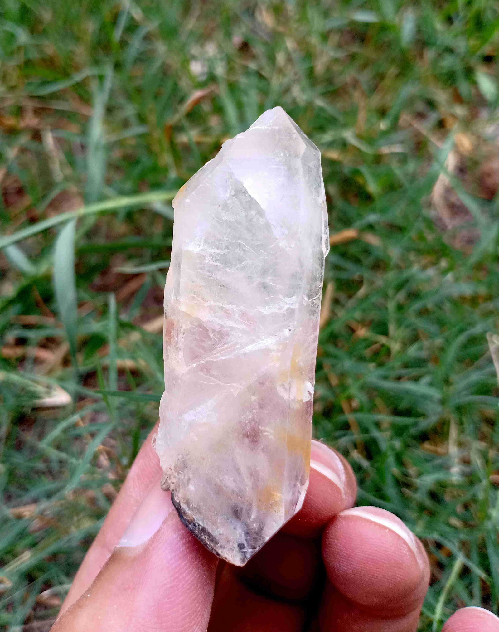 24 Gram Quartz Crystal: No Reserve! Title: 24 Gram Quartz Crystal Treatment: Natural Weight: 24 Gram Size/Dimensions: 57x19x16 mm Origin: Pakistan Shipping: Domestic: Flat-rate of $15.00 to anywhere within the contiguous U.S