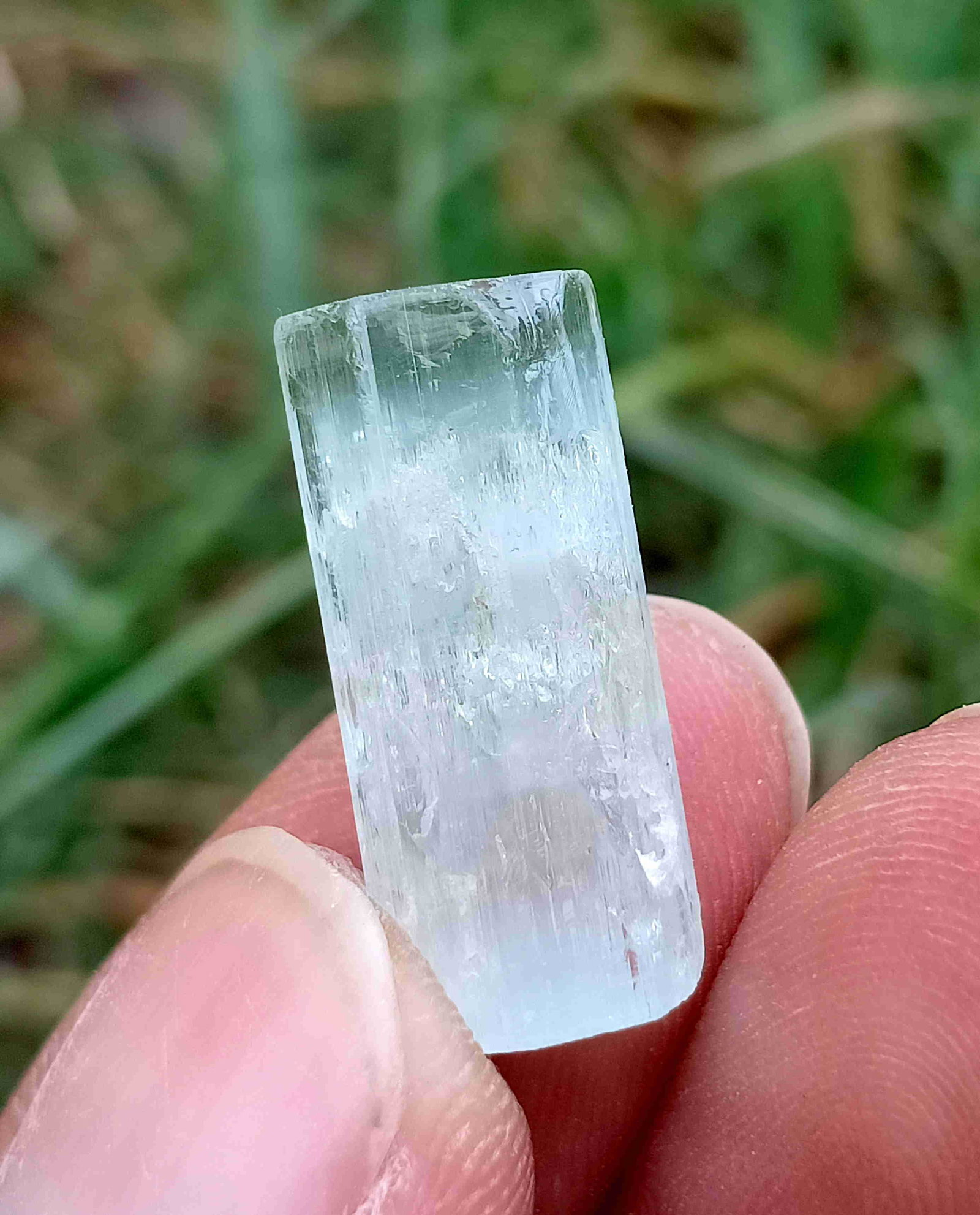 5 Gram Double Terminated Aquamarine Crystal: Title: 5 Gram Double Terminated Aquamarine Crystal Treatment: Natural Weight: 5 Gram Size/Dimensions: 20x7x8 mm Origin: Pakistan Reserve: $10.00 Shipping: Domestic: Flat-rate of $15.00 to anywhere wit