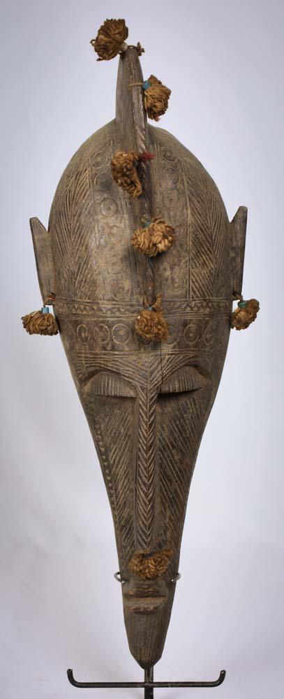 Mask – Wood – Marka – Bambara – Mali: The BAMBARA have all sorts of societies in which men pass stages, such as the ndomo, komo, nama, kono, tyi wara and kore, they constitute the different stages of initiation societies. Each society own