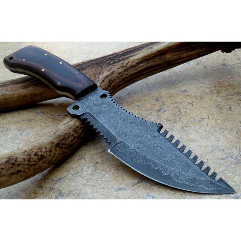 Tracker Damascus steel knife,with leather sheath, rose (1 of 3)