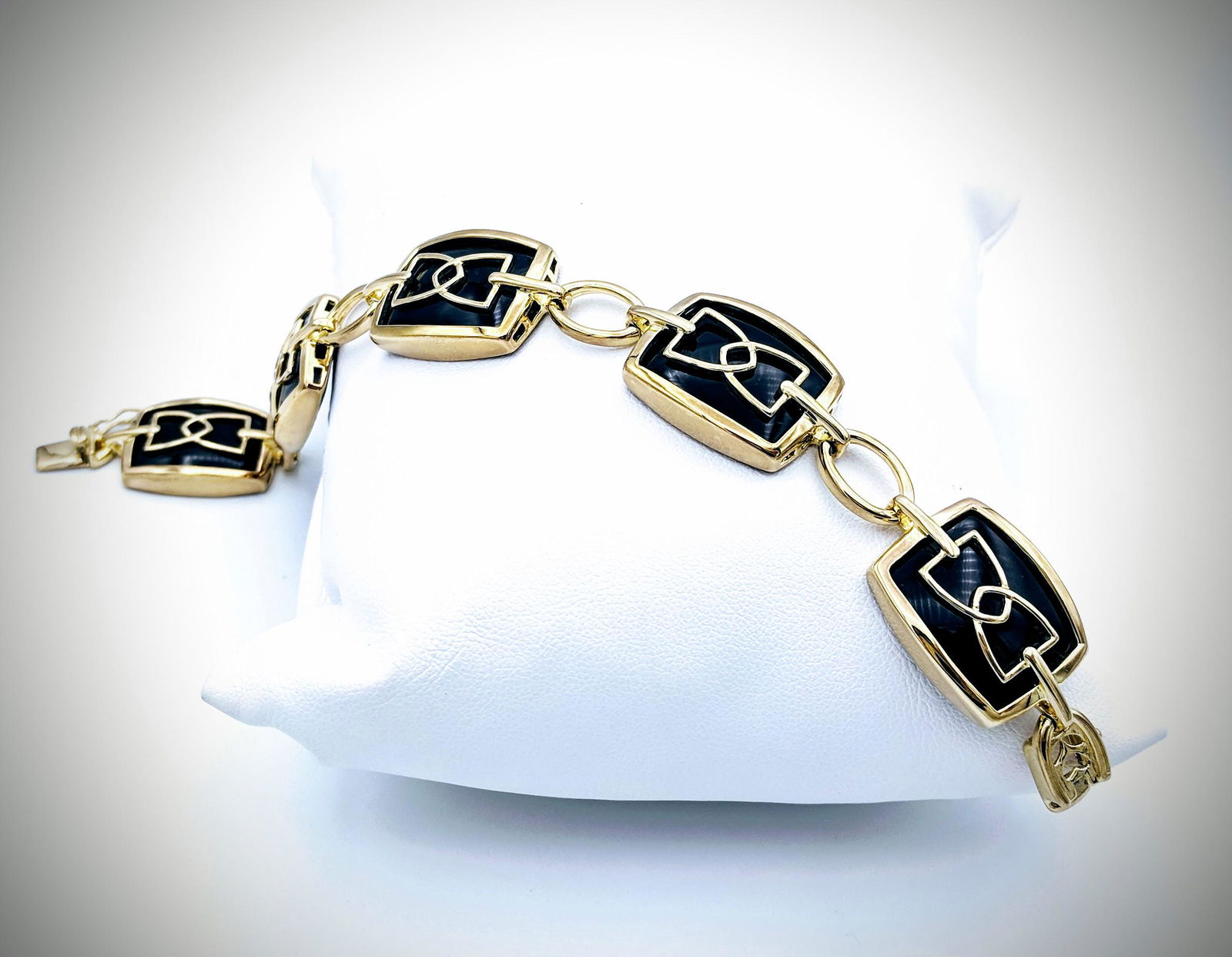 Bracelet w Black Stones (1 of 3)
