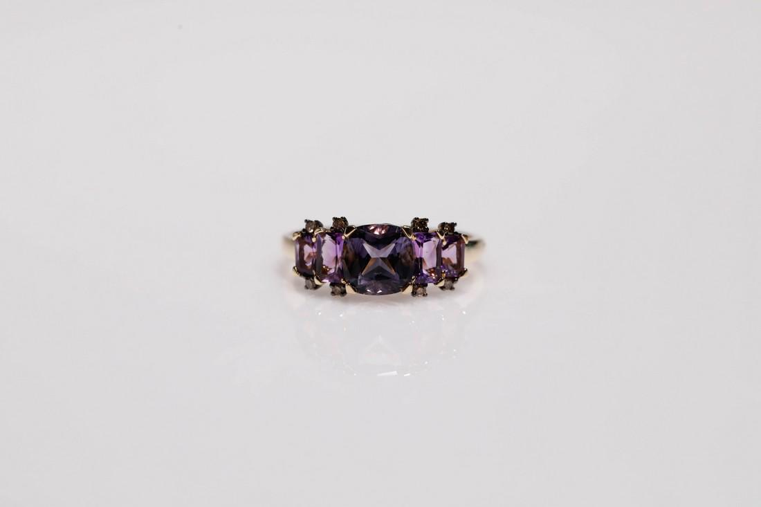 14 Karat Yellow Gold 2 Carat Amethyst Ring Size 8.25 (1 of 4)