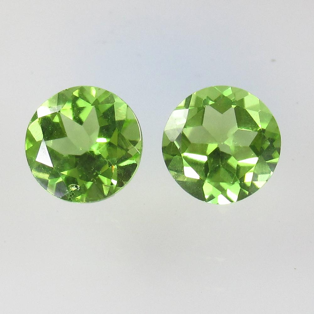 2.82 Ct Natural Pakistan Peridot Round Pair (1 of 2)