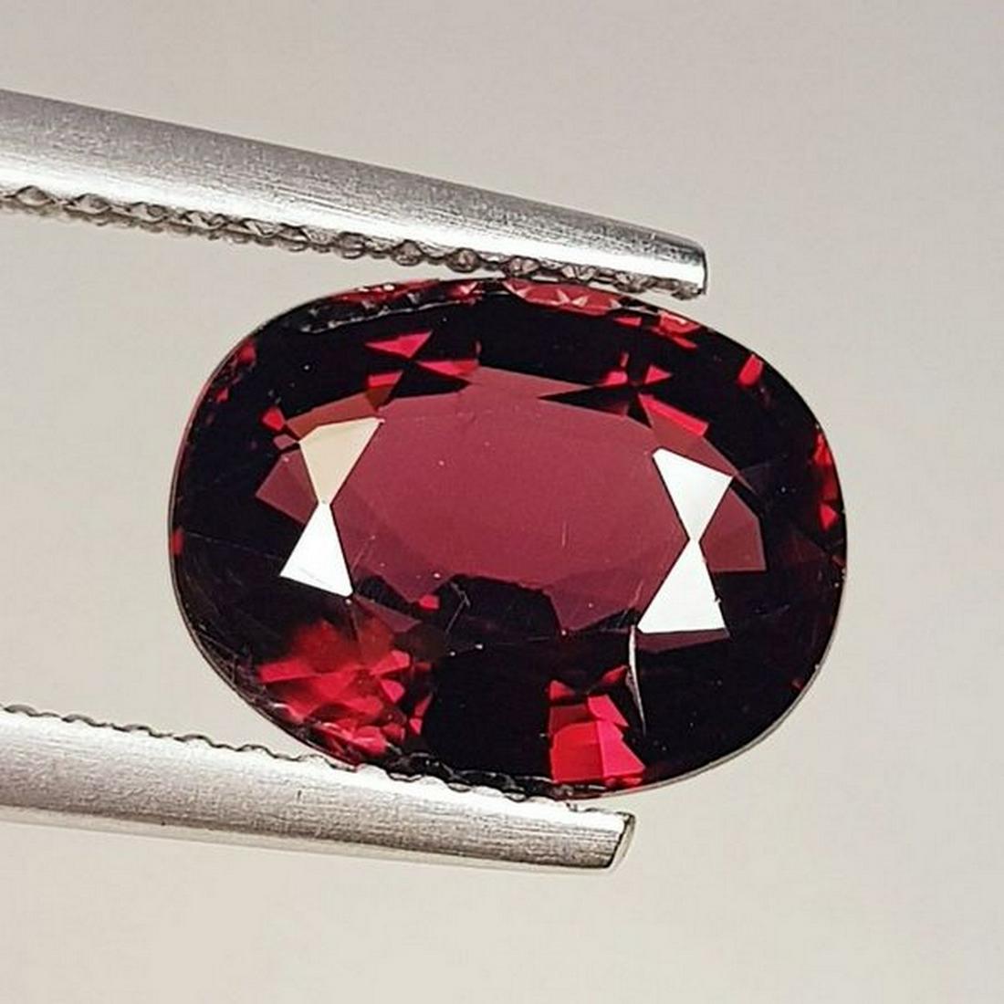 Natural Rhodolite Garnet Oval Cut 3.70 ct: No Reserve! Title: Natural Rhodolite Garnet Oval Cut 3.70 ct Color/Clarity: VVS - VS Carat Weight: 3.7 Size/Dimensions: 10.10 x 7.80 x 5.00 Additional Information: Oval - Burma Shipping: Domestic: Fl