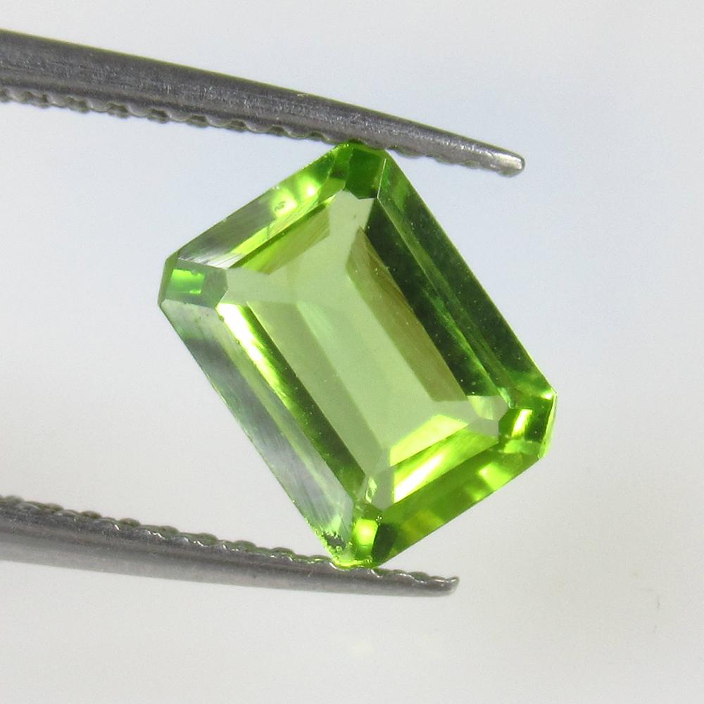1.73 Ctw Natural Pakistan Peridot Octagon Cut: No Reserve! Title: 1.73 Ctw Natural Pakistan Peridot Octagon Cut Stone Clarity: VVS Gemstones: Peridot Carat Weights: 1.73 Size/Dimensions: 8.20 x 6.10 x 3.60 mm Additional Information: Top Class Lust