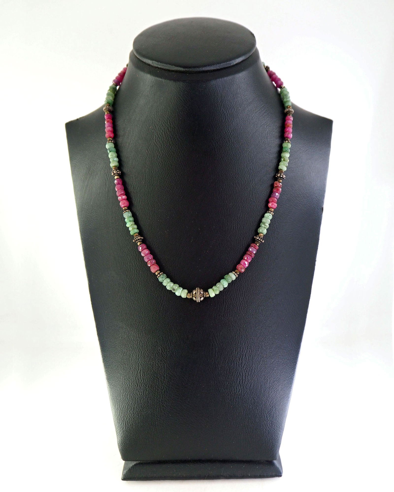 Necklace made of ruby, agate and silver (1 of 4)