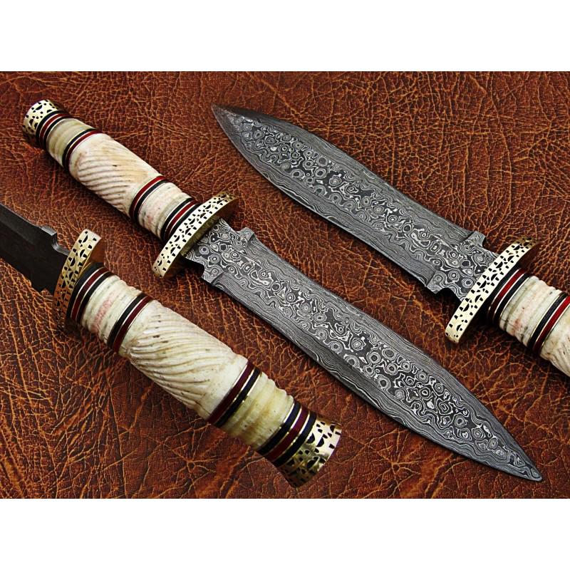 Damascus steel knife, camel bone handle, genuine: Knife "der Sir" made of damascus steel. Handle - camel bone and scabbard - genuine cowhide leather. Damascus knives are very durable, look great and keep sharpness perfectly. Damascus steel has high q