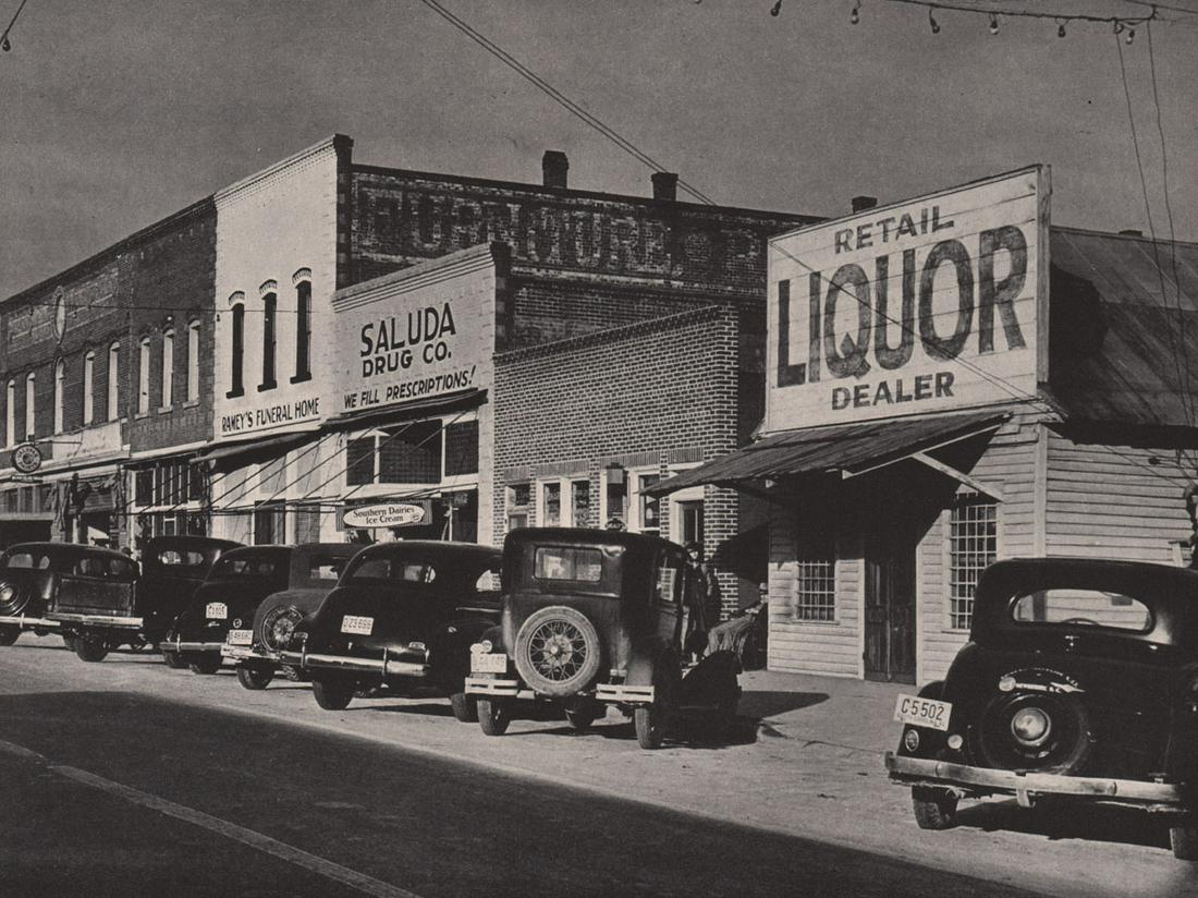 MARGARET BOURKE WHITE - Saluda, South Carolina: Artist: MARGARET BOURKE WHITE Print Title: Saluda, South Carolina Printing Date: 1940’s Medium: Photoengraving Printed in: the US Image Size approx: 6.5 x 8.5” Reserve: $25.00 Shipping: Domestic: 