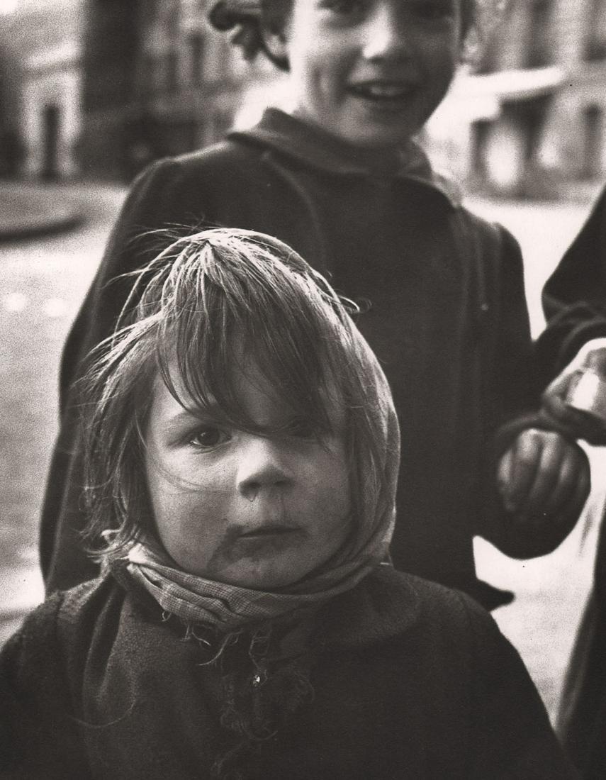 SABINE WEISS - Little Girl, Pore de Saint-Cloud, 1949 (1 of 1)