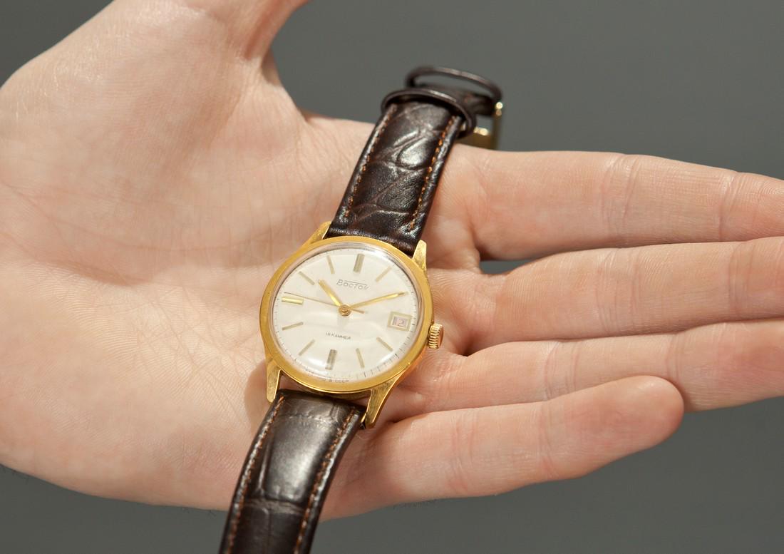 Wostok vintage men wrist watch russian antique unisex: Materials Band material: Leather Stainless steel Wostok vintage men wrist watch russian antique unisex black USSR watches / Vostok USSR wrist watch + Leather strap ?57 Watch - "Wostok" Specifications: