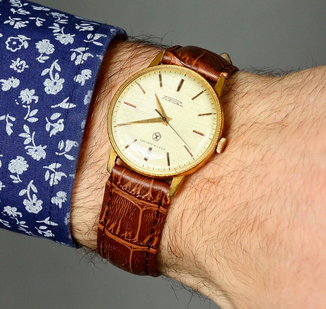 Raketa vintage men wrist watch russian antique unisex: Materials Band material: Leather Gold, Stainless steel Raketa vintage men wrist watch russian antique unisex white USSR watches ?17 Watch - "Raketa" Specifications: - diametr ( not including the crown
