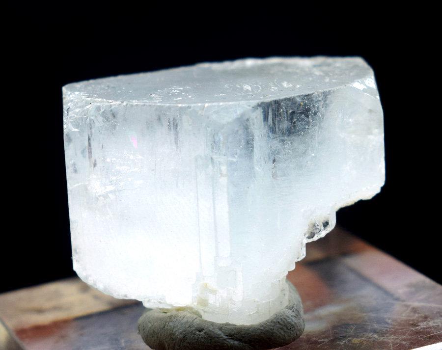 Aquamarine Crystal , Terminated Damage Free Natural: Material Gem type: Aquamarine Description Aquamarine Crystal , Terminated Damage Free Natural Aquamarine Crystal from Pakistan Weight : 46 Grams Size : 43*27*27 mm Treatment : Natural Origin : Skardu 