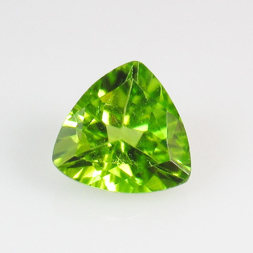 1.41 Ctw Natural Pakistan Peridot 7x7 mm Trillion Cut: No Reserve! Title: 1.41 Ctw Natural Pakistan Peridot 7x7 mm Trillion Cut Color/Clarity:VVS Gemstone: Peridot Carat Weight: 1.41 Size/Dimensions: 7.10 x 7.00 x 6.00 mm Additional Information:Top Class 