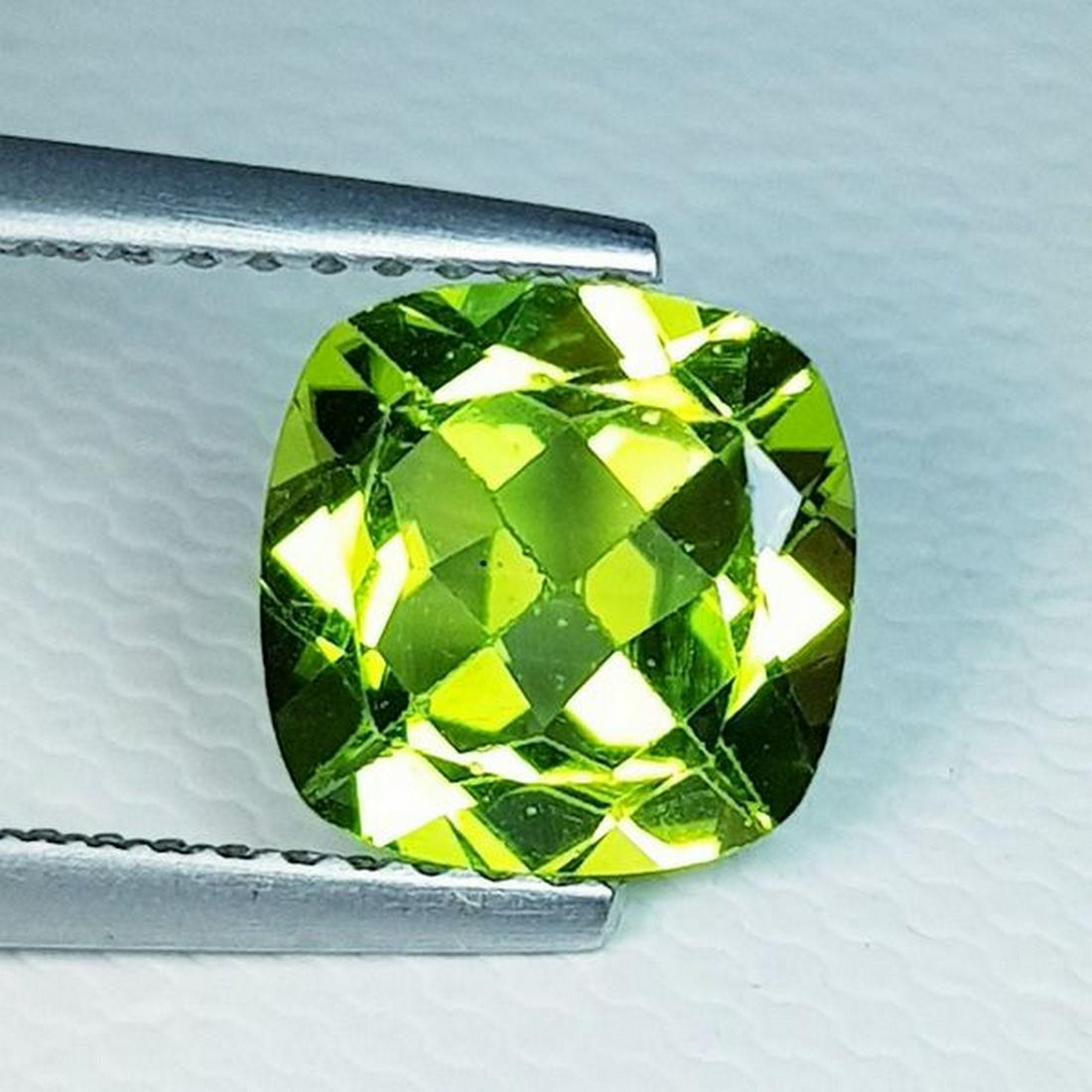 Natural Peridot Cushion Cut 2.36 ct: No Reserve! Title: Natural Peridot Cushion Cut 2.36 ct Color/Clarity: VVS Gemstones: Loosegemstone Carat Weights: 2.48 Size/Dimensions: 8.00 x 8.00 x 4.80 Additional Information: Cushion - Pakistan Sh